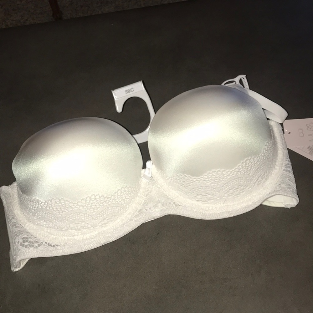 BRAND NEW BRA w/ LACE